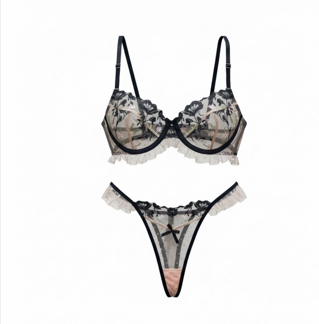 Lara Petal lingerie set