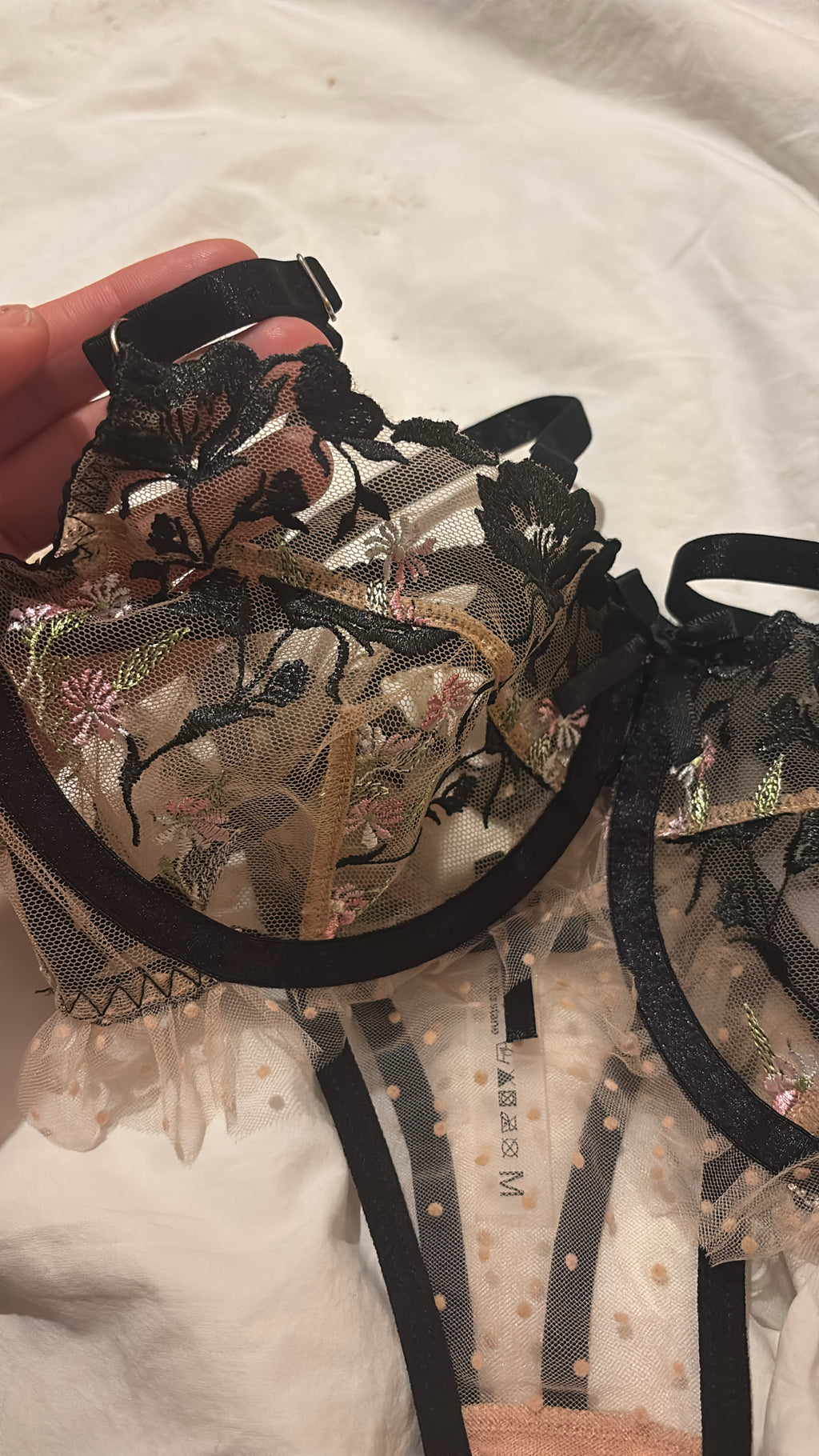 Lara Petal lingerie set